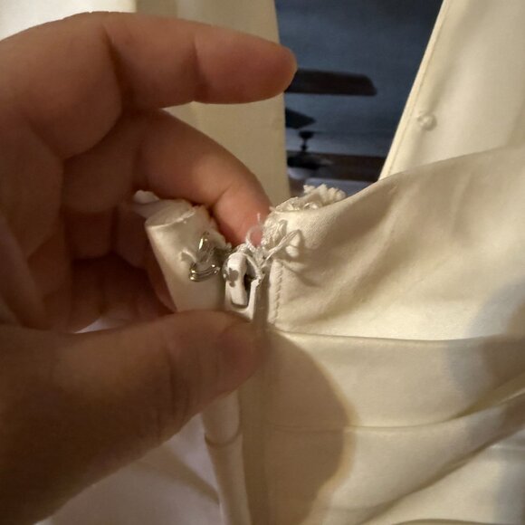 David's Bridal Collection  Cummerbund Satin Ball Gown Wedding Dress STYLE # V384 - Picture 5 of 6